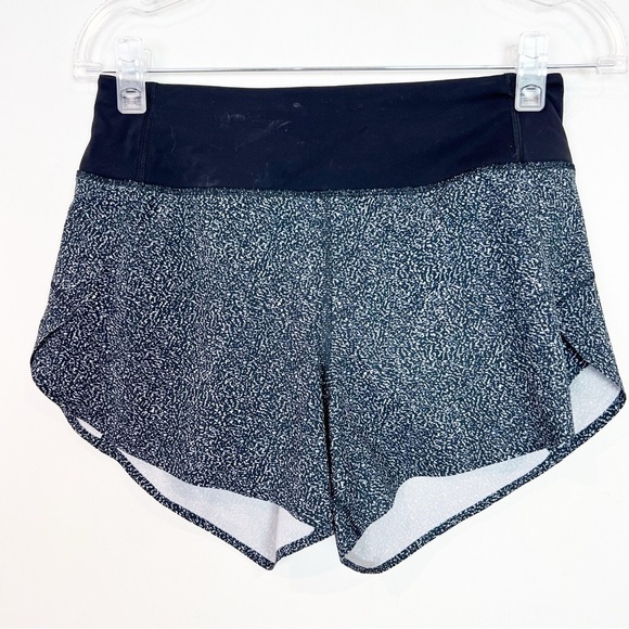 ATHLETA NAVY PATTERN RUN WITH IT ATHLETIC RUNNING SHORTS WOMENS SZ XXS - Picture 4 of 7